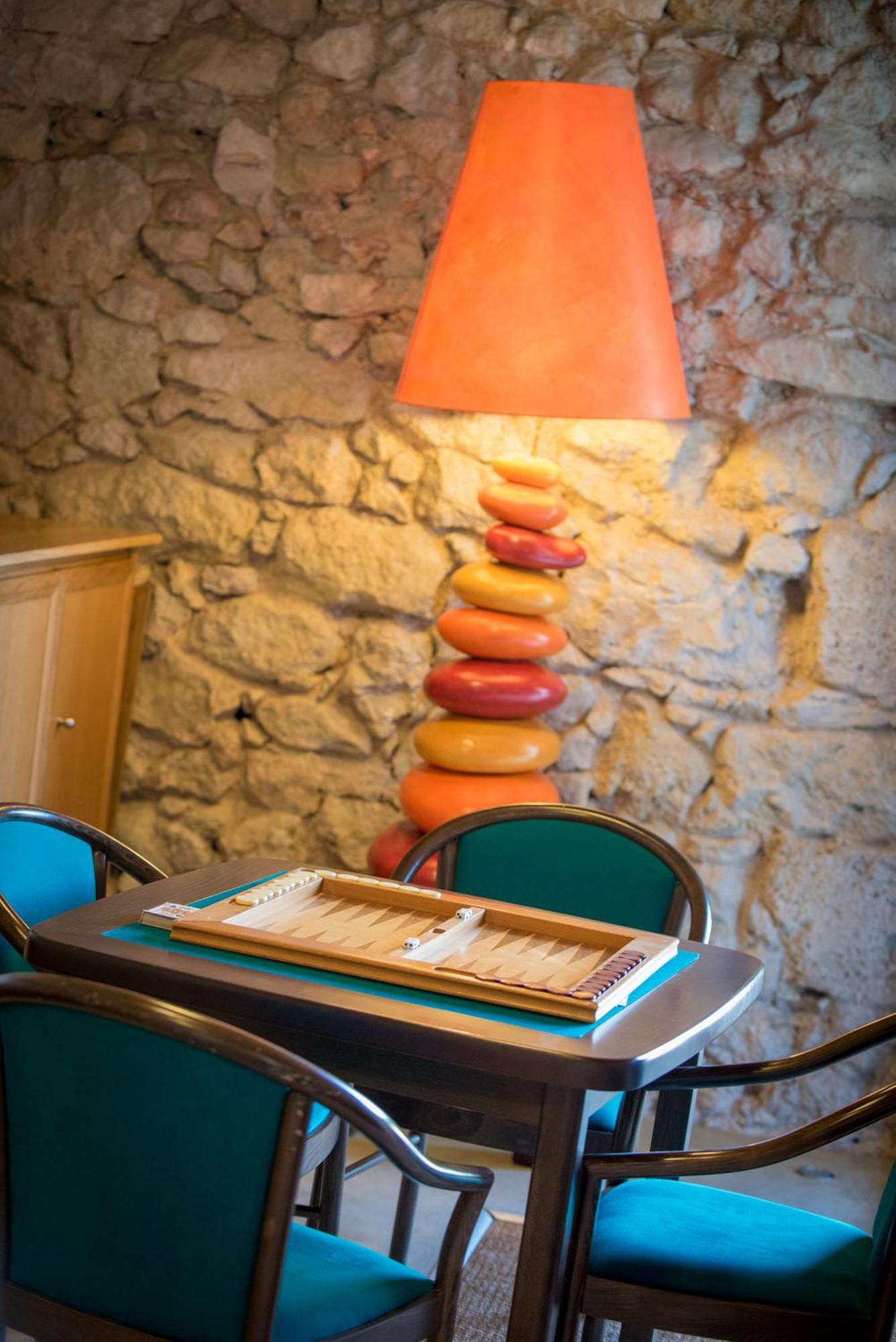 Le Relais De Pigasse Hotell Ouveillan Eksteriør bilde
