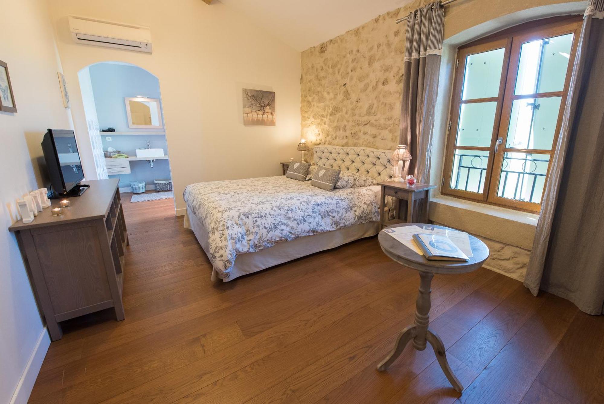 Le Relais De Pigasse Hotell Ouveillan Rom bilde
